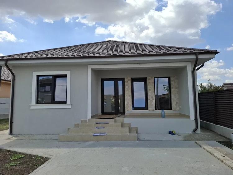 Casă individuală cu 4 camere cu Teren 400 Mp în Cumpăna