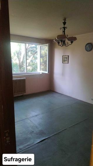 Apartament cu 3 camere semidecomandat în Drumul Taberei