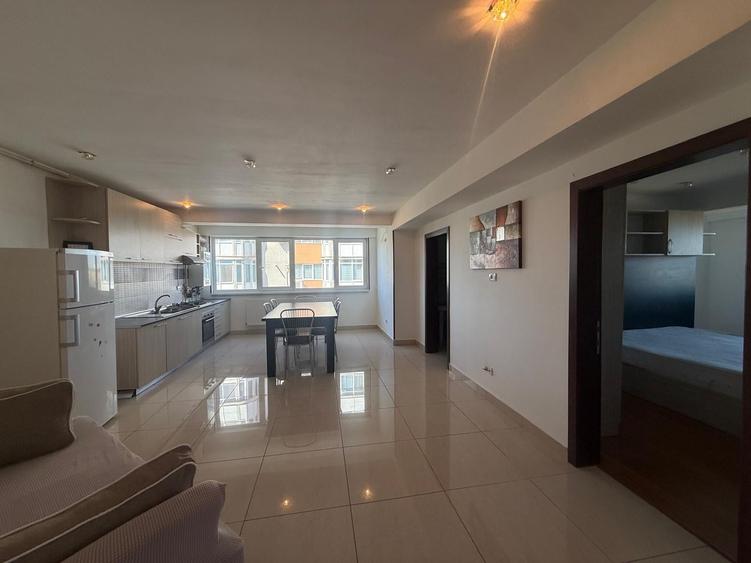 Apartament cu 3 camere decomandat în Tomis Nord