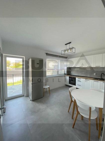 Duplex cu 4 camere cu Canalizare în Exterior Vest