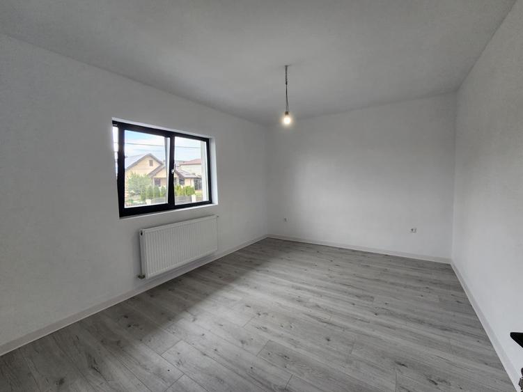CASA DE VANZARE, 4 CAMERE 2 BAI SI MAGAZIE , VALEA ADANCA- 5 DRUMURI - 8