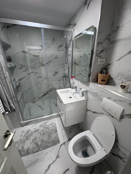 Apartament cu 2 camere decomandat în Petros