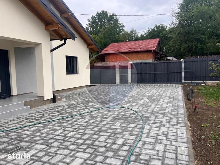 Casă cu 3 camere cu Teren 426 Mp în Tărlungeni