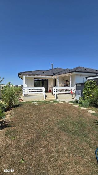 Casă cu 3 camere cu Teren 600 Mp în Central