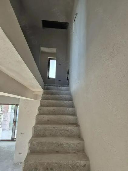 Casă cu 4 camere cu Teren 250 Mp în Săcălaz