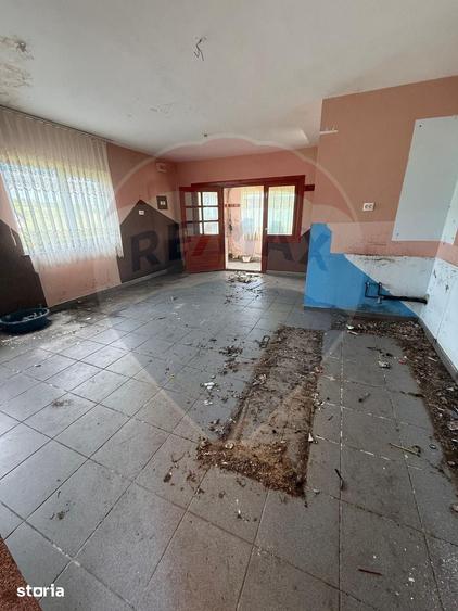 Casă cu 7 camere cu Teren 8286 Mp în Copalnic