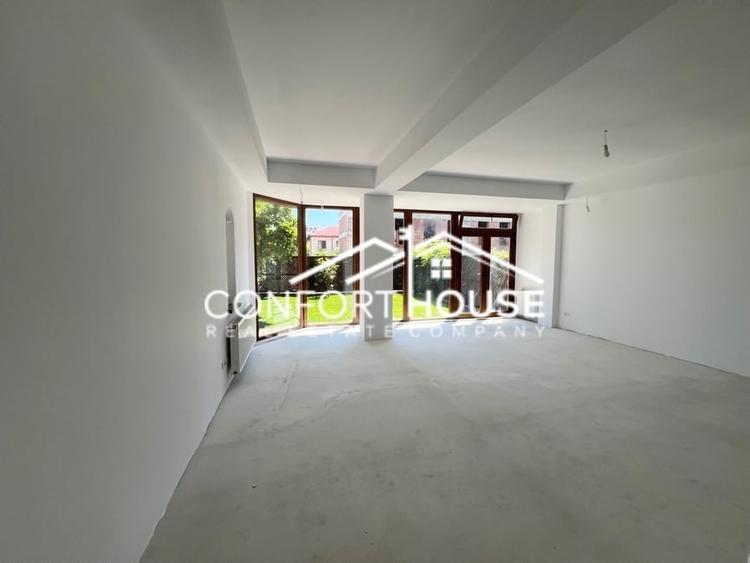 Duplex cu 6 camere cu Canalizare în Iancu Nicolae