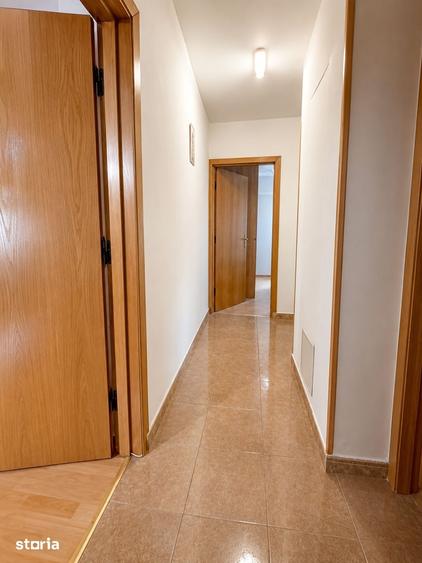 Apartament cu 3 camere decomandat în Văcăresti