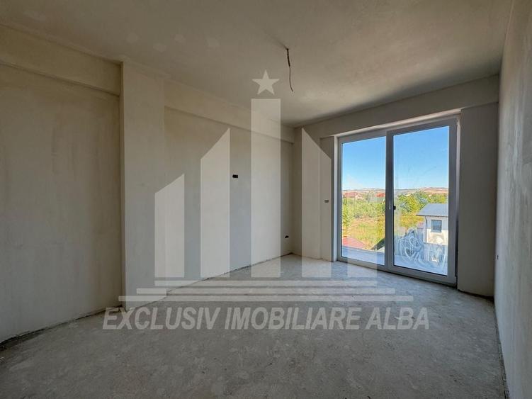 Apartament cu 3 camere decomandat în Cetate