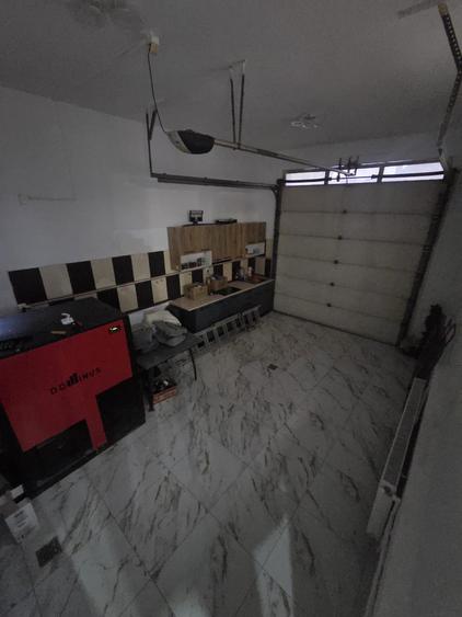 Casă individuală cu 9 camere cu Teren 150 Mp în Brătianu