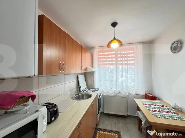 Apartament de vanzare, 2 camere Saveni, etaj 2, zona c - 5