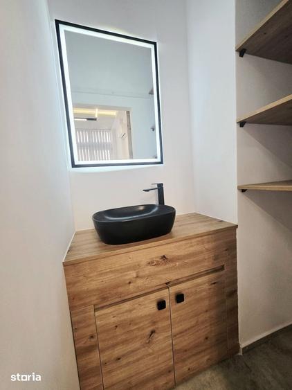 Spațiu comercial, de 23 mp, în Baza 3