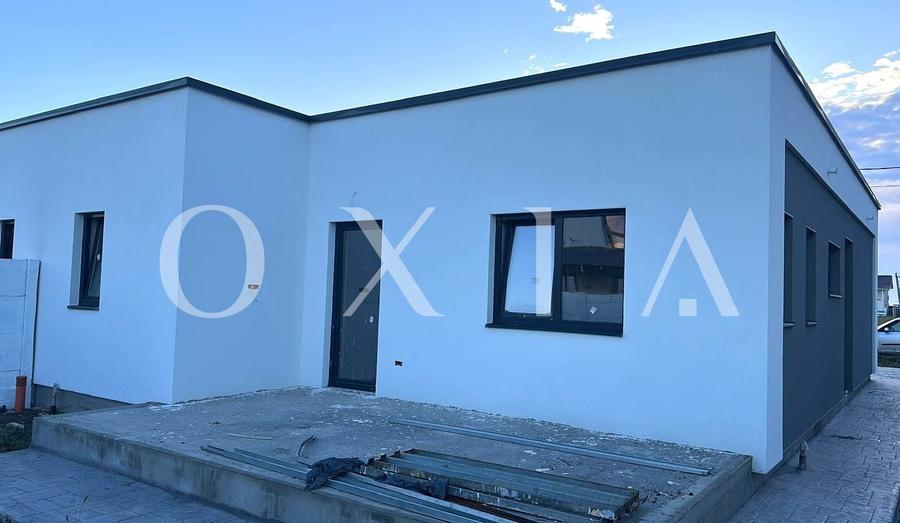 Duplex cu 3 camere cu Canalizare în Moșnița Nouă