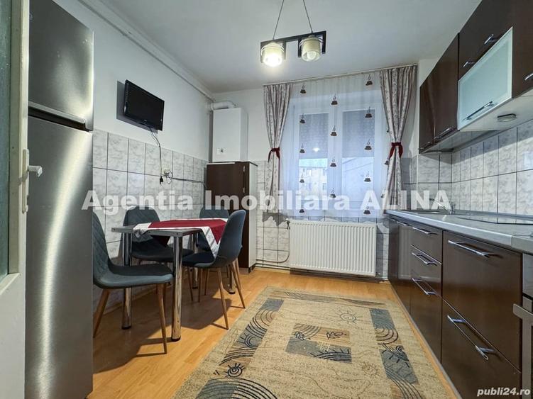 Apartament cu 3 camere decomandat în Progresul