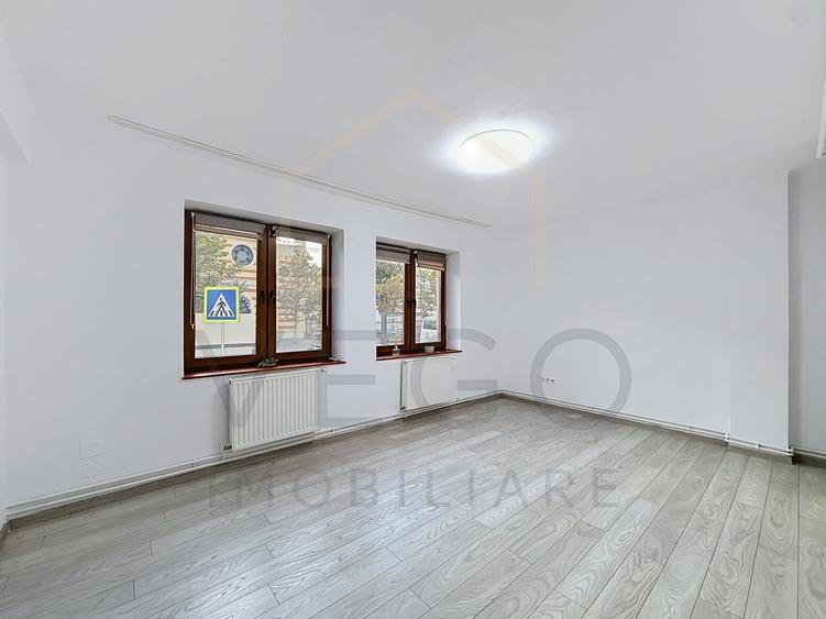 Birou, de 33 mp, în Central