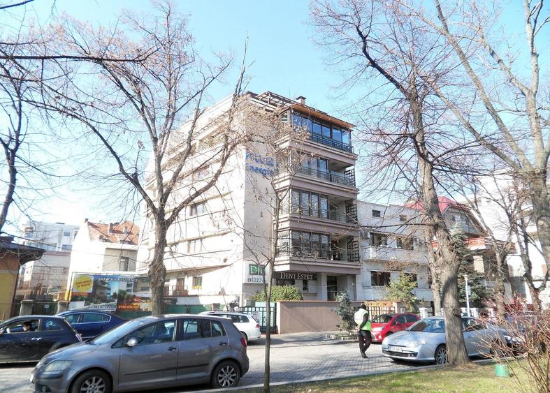 Birou, de 582 mp, în Aviatorilor