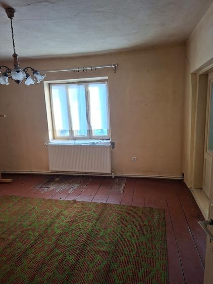 Casă cu 3 camere în Central