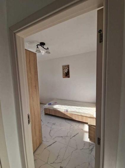 Apartament cu 3 camere semidecomandat în Mioriței