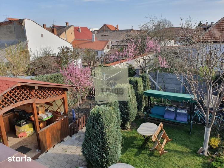 Casă cu 5 camere cu Teren 336 Mp în Piața Cluj
