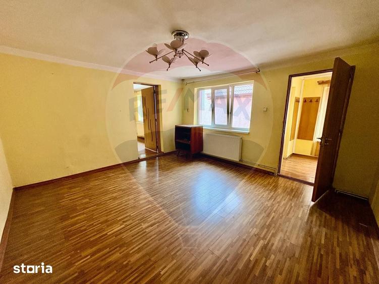 Casă cu 4 camere cu Teren 292 Mp în Central