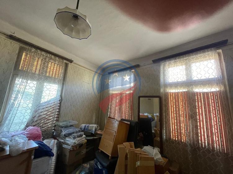 Casă individuală cu 3 camere cu Canalizare în Central