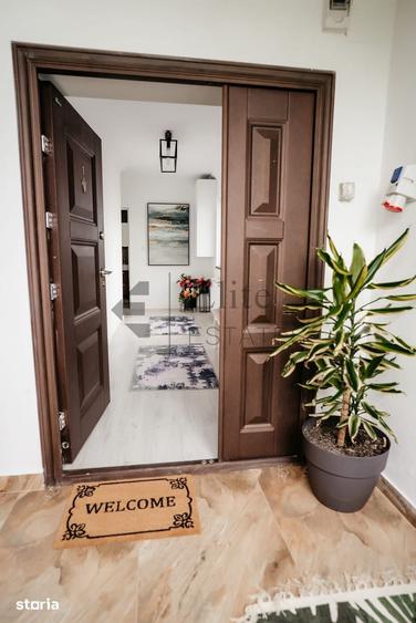 Apartament cu 3 camere semidecomandat în Iorga