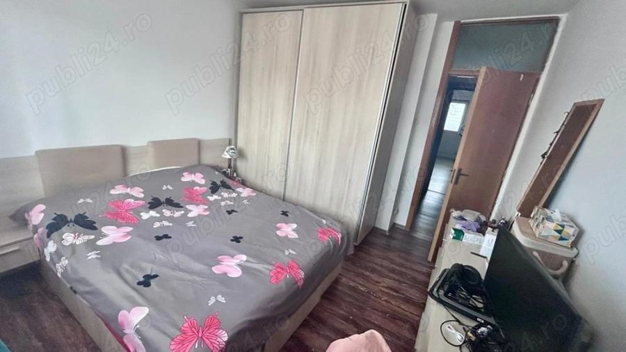 Apartament cu 3 camere decomandat, mobilat în Basarabia
