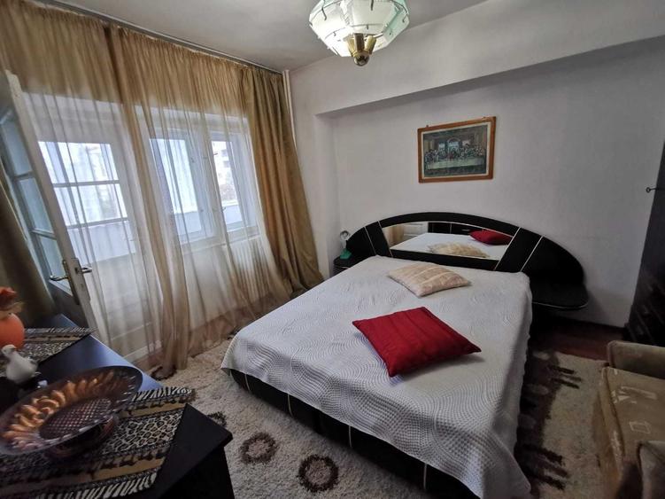 Inchiriez apartament 2 camere decomandat, bul.Dacia, zona f.buna ! - 6