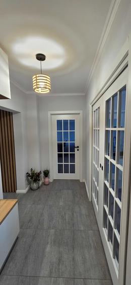 Apartament cu 3 camere decomandat în Brâncoveanu