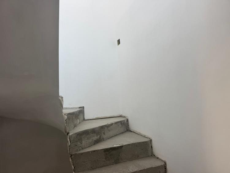 Casă individuală cu 4 camere cu Canalizare în Trocadero