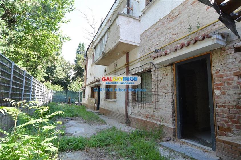 Casă cu 7 camere cu Teren 236 Mp în Dorobanți