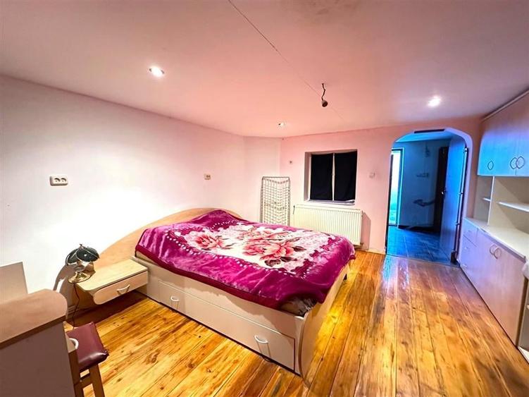 Casă cu 4 camere cu Teren 250 Mp în Pârneava