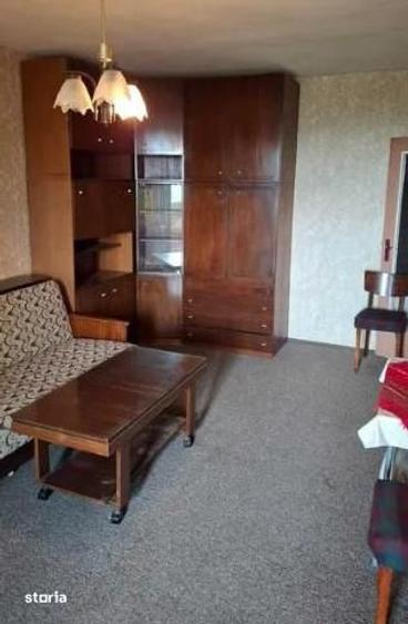 Apartament cu 3 camere semidecomandat în Militari