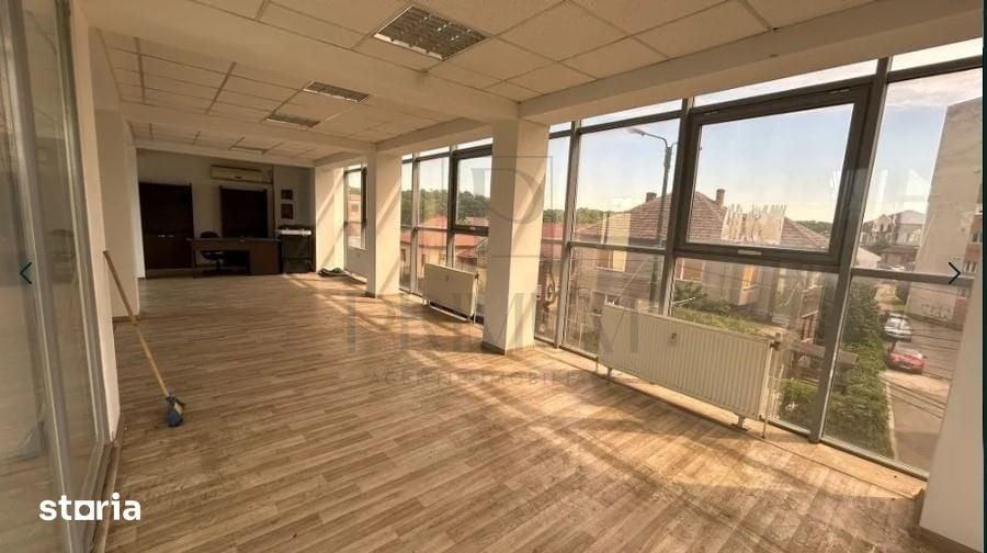 Spatiu Birouri luminos open-space - 2