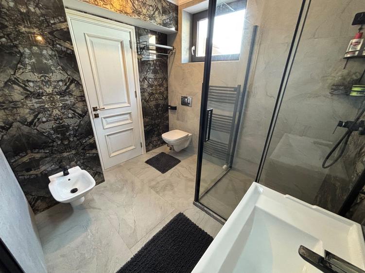 Casă individuală cu 6 camere cu Canalizare în Șelimbăr