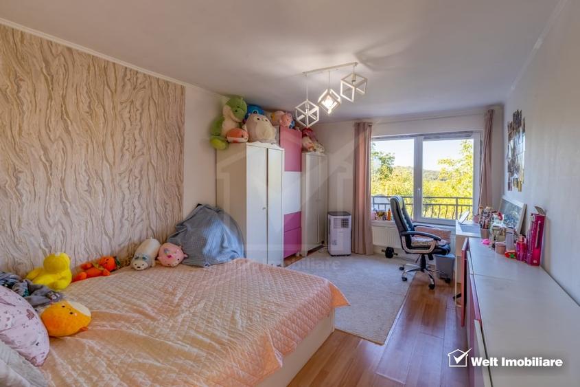 Casă individuală cu 7 camere cu Canalizare în Gruia
