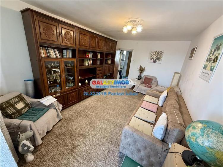 Apartament cu 3 camere decomandat, mobilat în Berceni