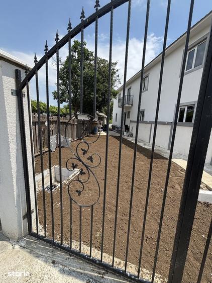 Casă cu 4 camere cu Teren 200 Mp în Central