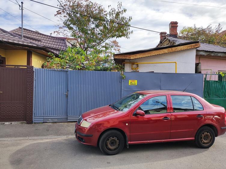 Casă cu 4 camere în Pantelimon