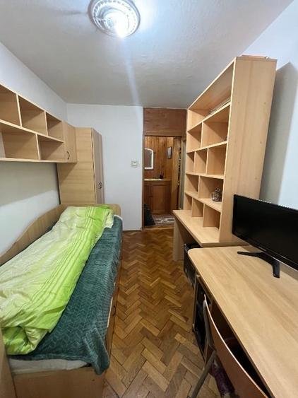 Apartament cu 3 camere decomandat, mobilat în Lipovei