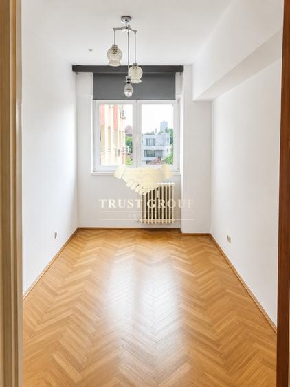 Apartament cu 4 camere decomandat în Polonă