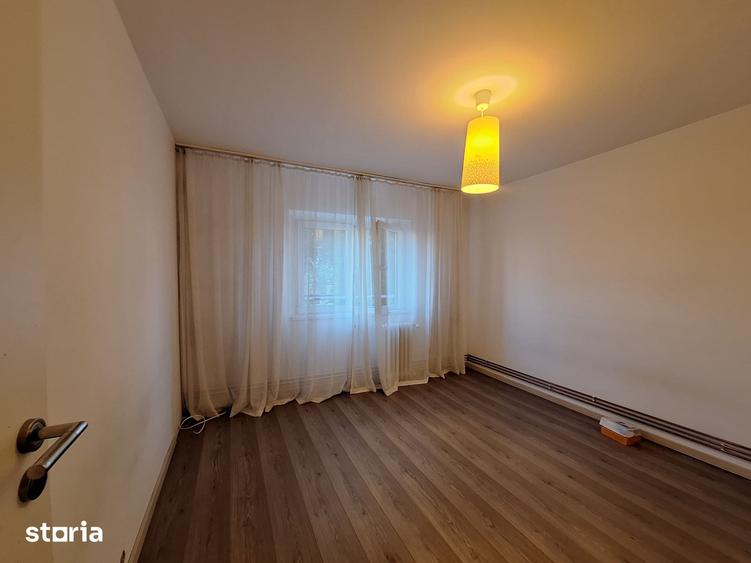 Apartament cu 3 camere decomandat în Baba-Dochia