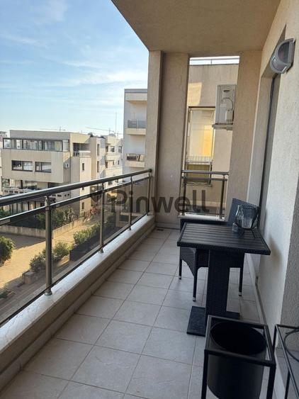 Apartament cu 2 camere semidecomandat, mobilat în Est