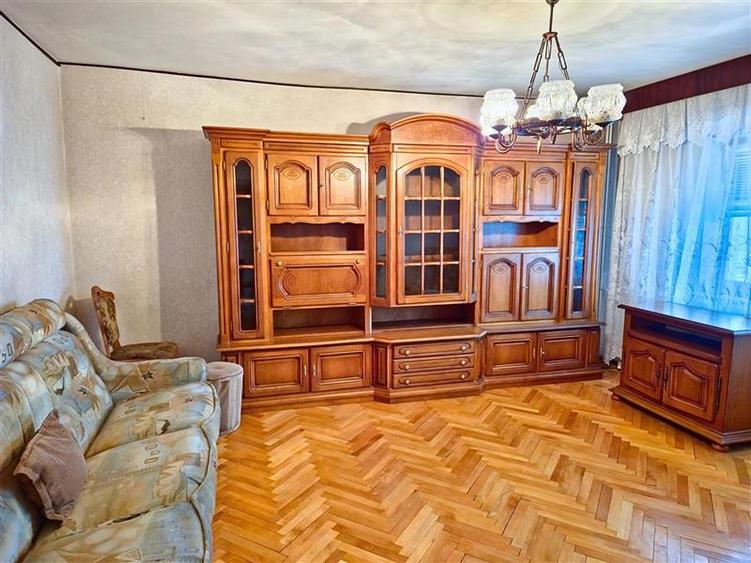 Apartament cu 3 camere decomandat în 1 Mai