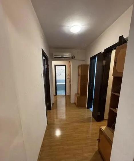 Apartament cu 3 camere decomandat în Vitan