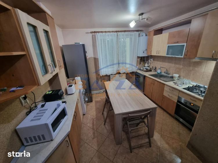 Apartament cu 3 camere decomandat în Săsar