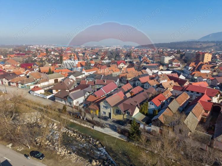 Casă cu 3 camere cu Teren 250 Mp în Cristian