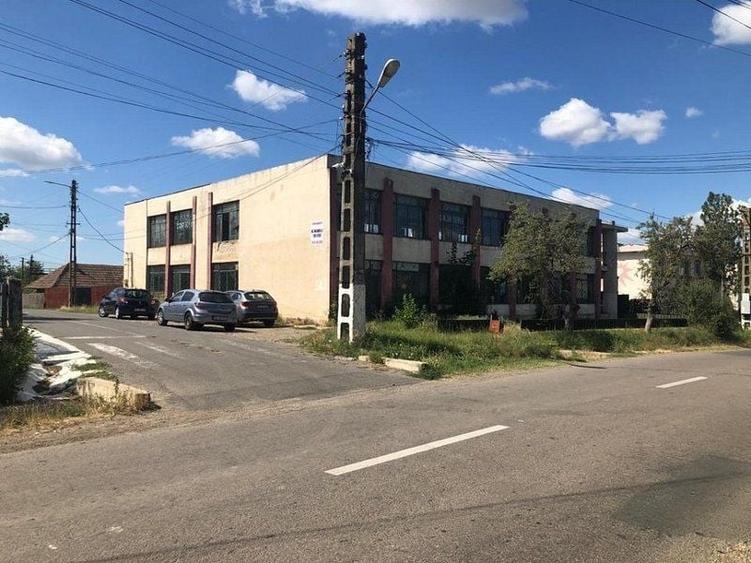 Spațiu comercial, de 664 mp, în Băleni