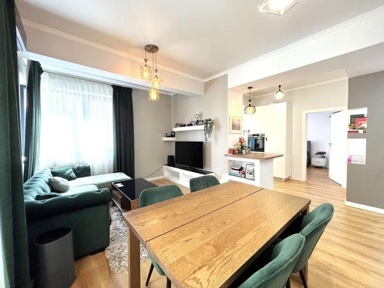 Apartament cu 3 camere semidecomandat, mobilat în Domenii