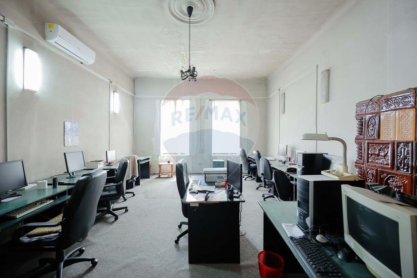 Apartament cu 3 camere decomandat în Ultracentral